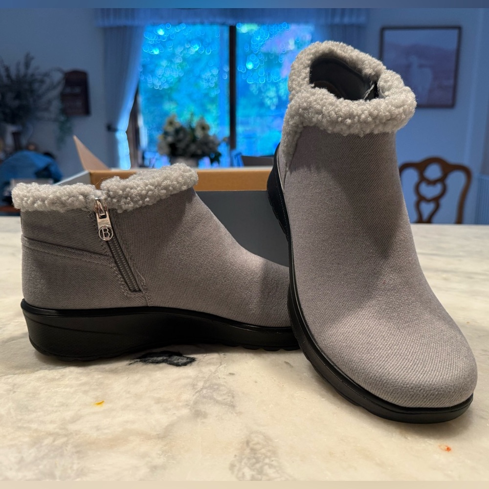 Life Stride BZees Ankle Boots: Greeting Cozy Light Gray